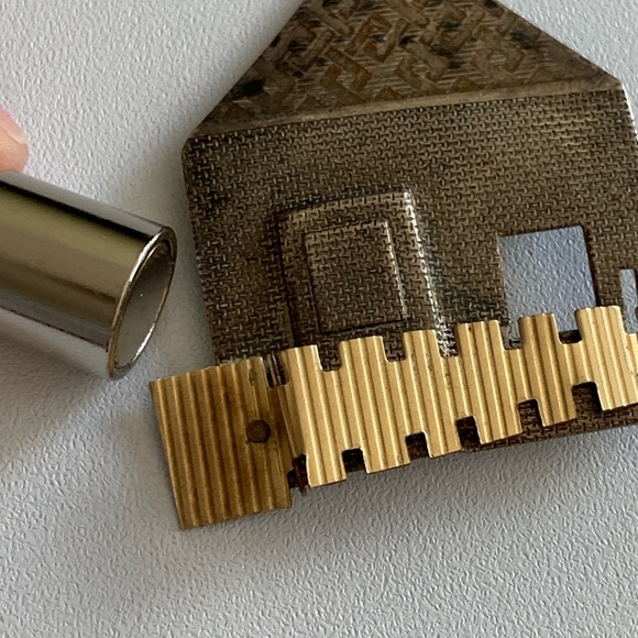 I believe that this is an unsigned Kathleen Doyle Tom Reardon sterling house pin - Picture 5 of 6